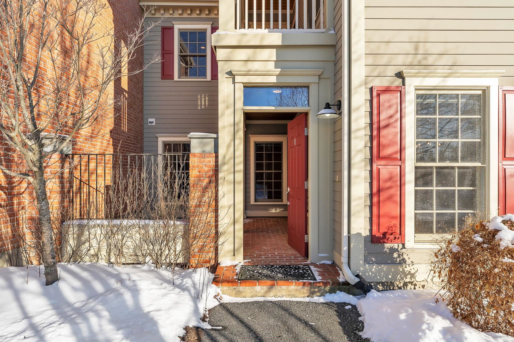 4 Stonehurst Common Hanover, NH 03755 - Photo 3 of 35 Gallery Image 3