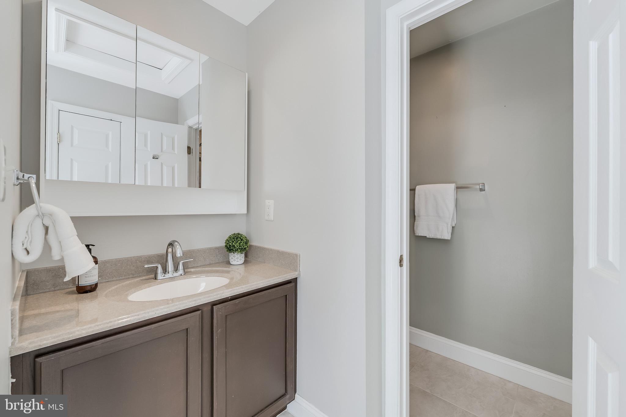 151 South Fox Road Sterling, VA 20164 - Photo 31 of 47 Owners Bathroom