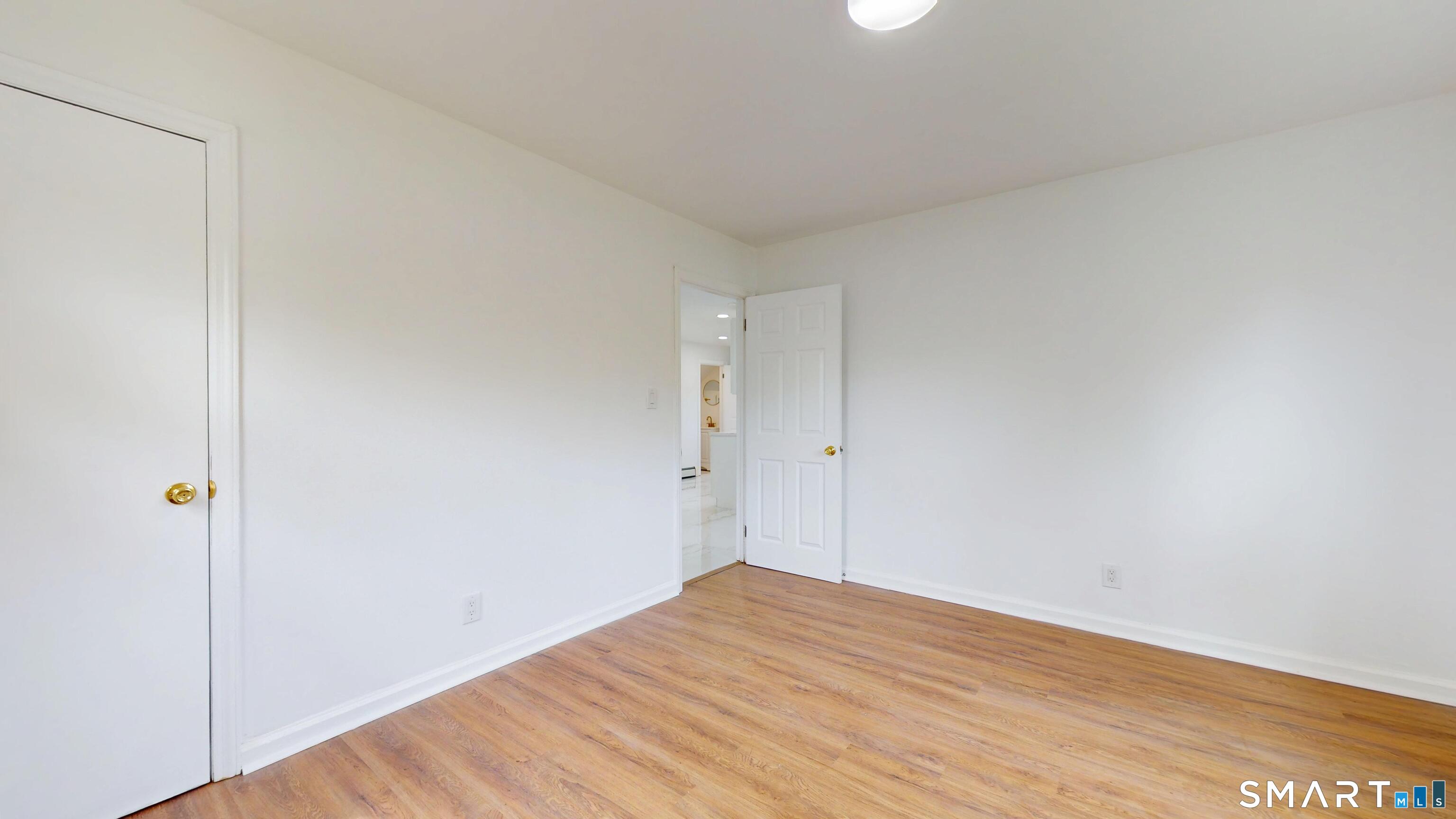 52 Glen Haven Road New Haven, CT 06513 - Photo 18 of 38