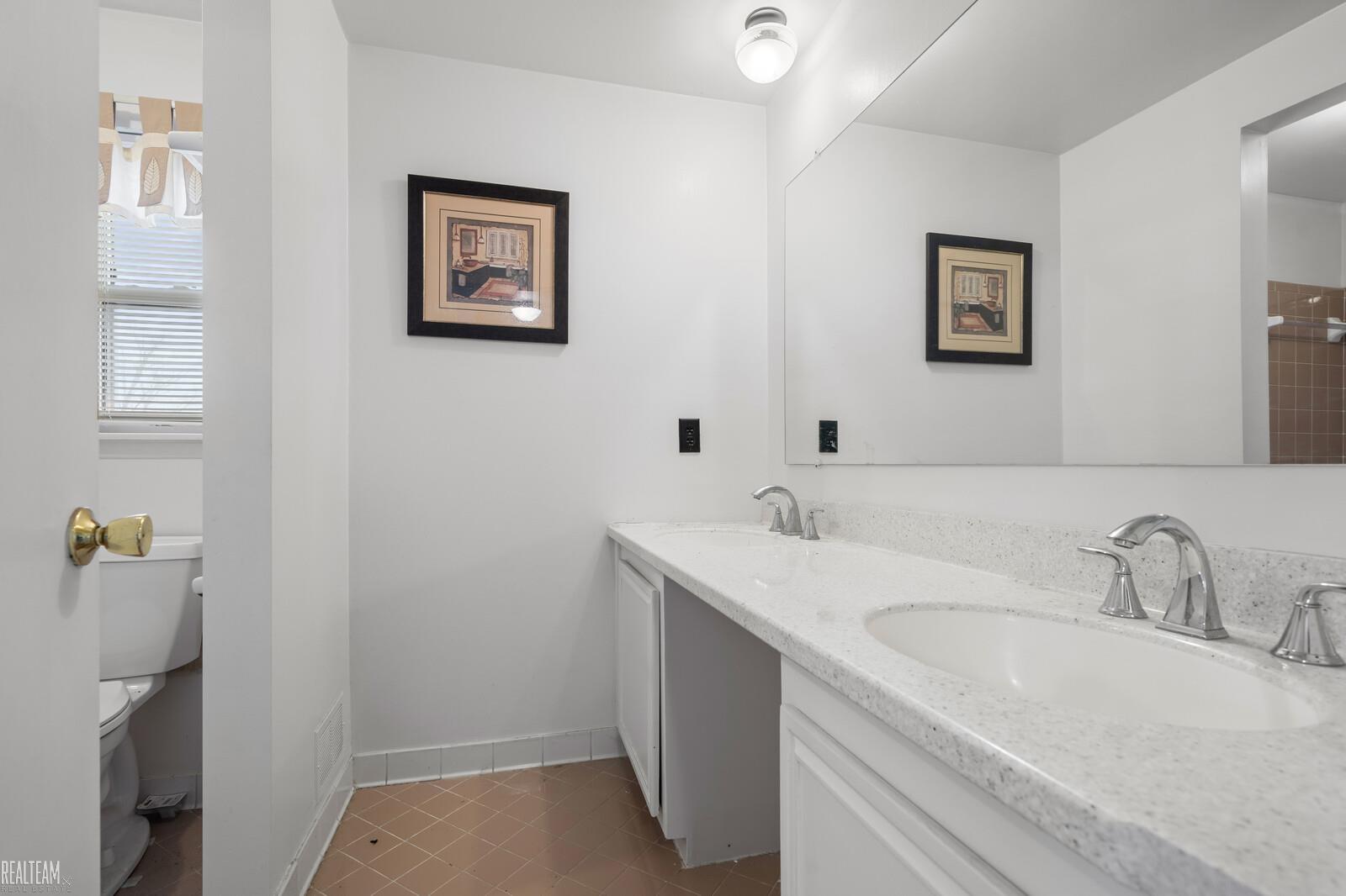47447 Royal Road Macomb, MI 48044 - Photo 24 of 37 50163392-e24d6c70-5eb6-481d-b536-8a7d0ce79288.JPG