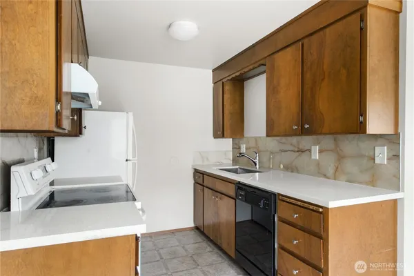 $999,999 | 1701 19th Avenue South, Seattle, WA 98144