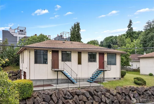 $999,999 | 1701 19th Avenue South, Seattle, WA 98144
