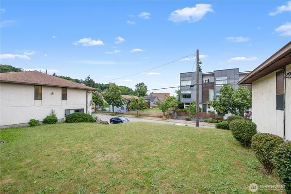 $999,999 | 1701 19th Avenue South, Seattle, WA 98144