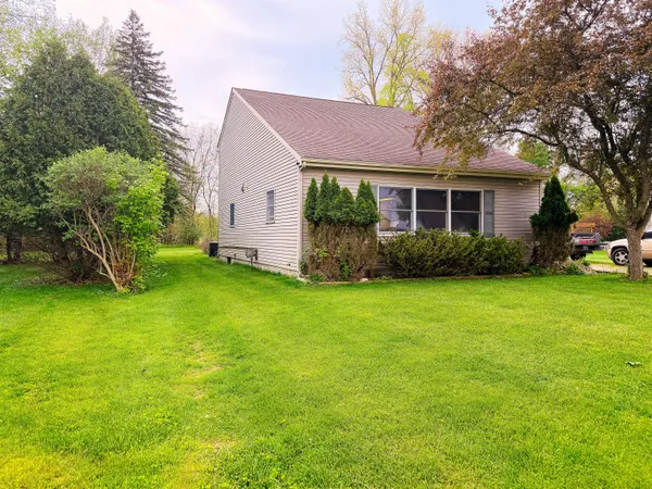 $525,000 | 5175 Pleasant Valley Road, Manitou Beach, MI 49253