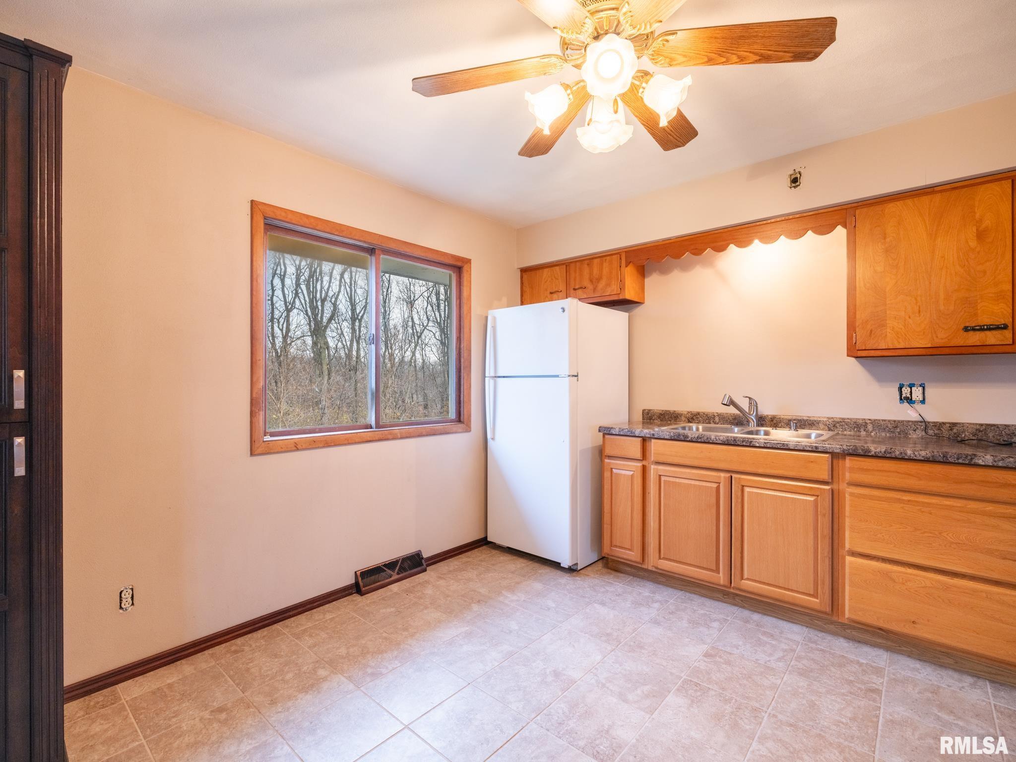 288 Highway 89 Washburn, IL 61570 - Photo 11 of 44