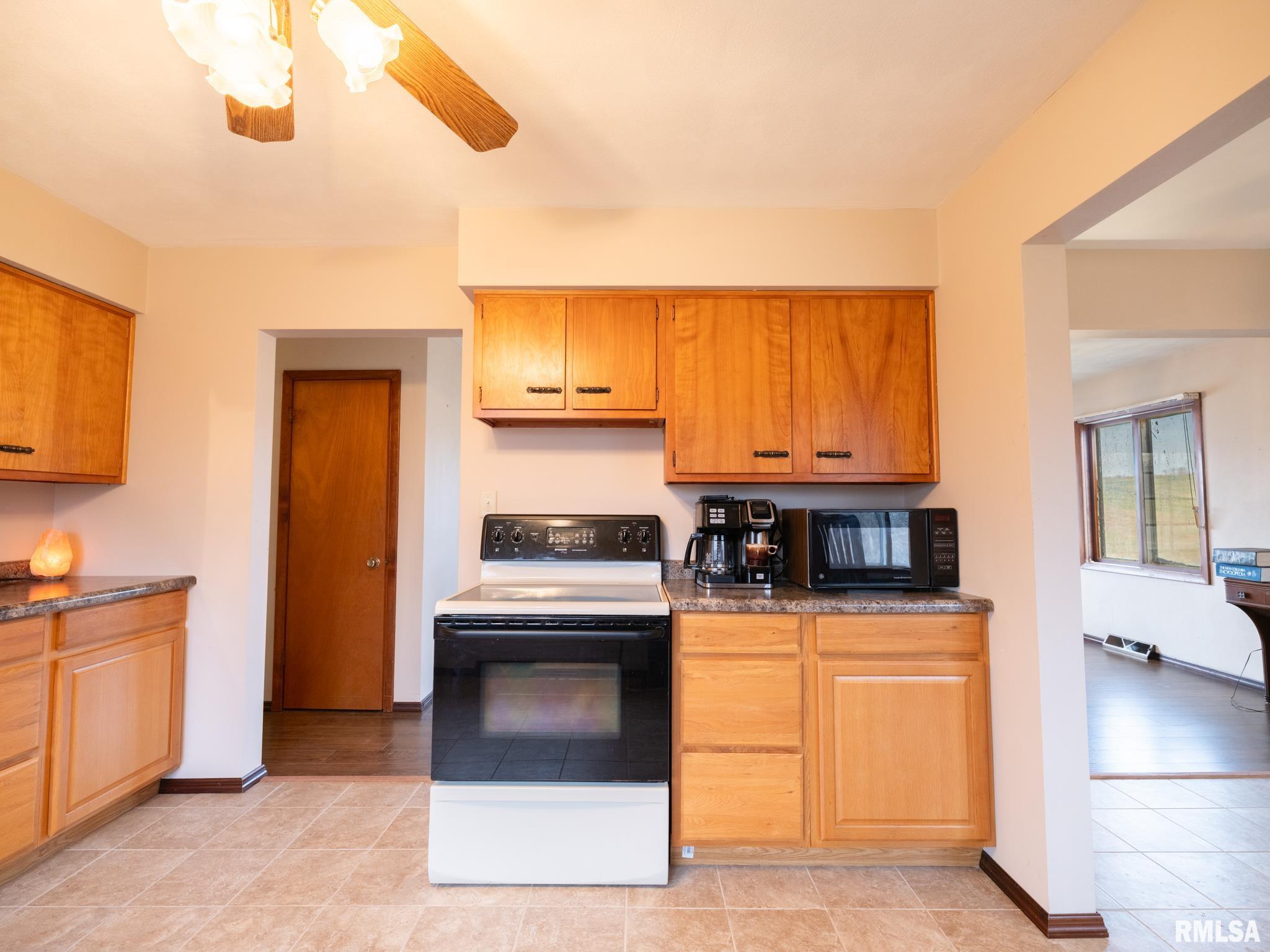 288 Highway 89 Washburn, IL 61570 - Photo 13 of 44