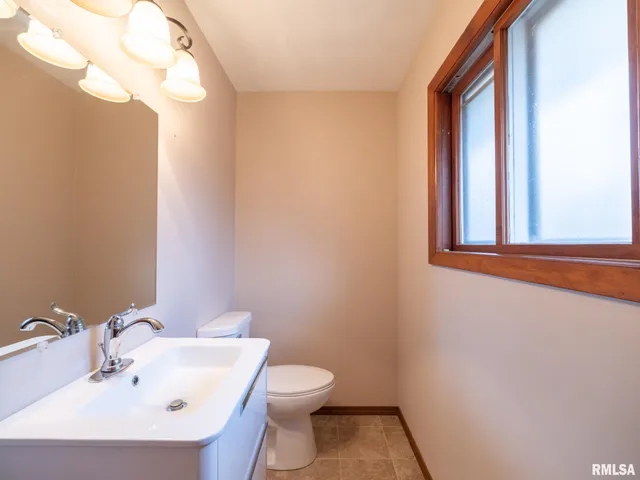 $150,000 | 288 Highway 89, Washburn, IL 61570