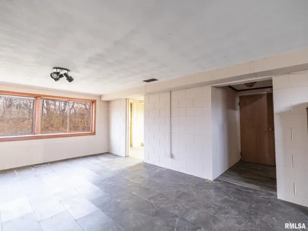 $135,750 | 288 Highway 89, Washburn, IL 61570