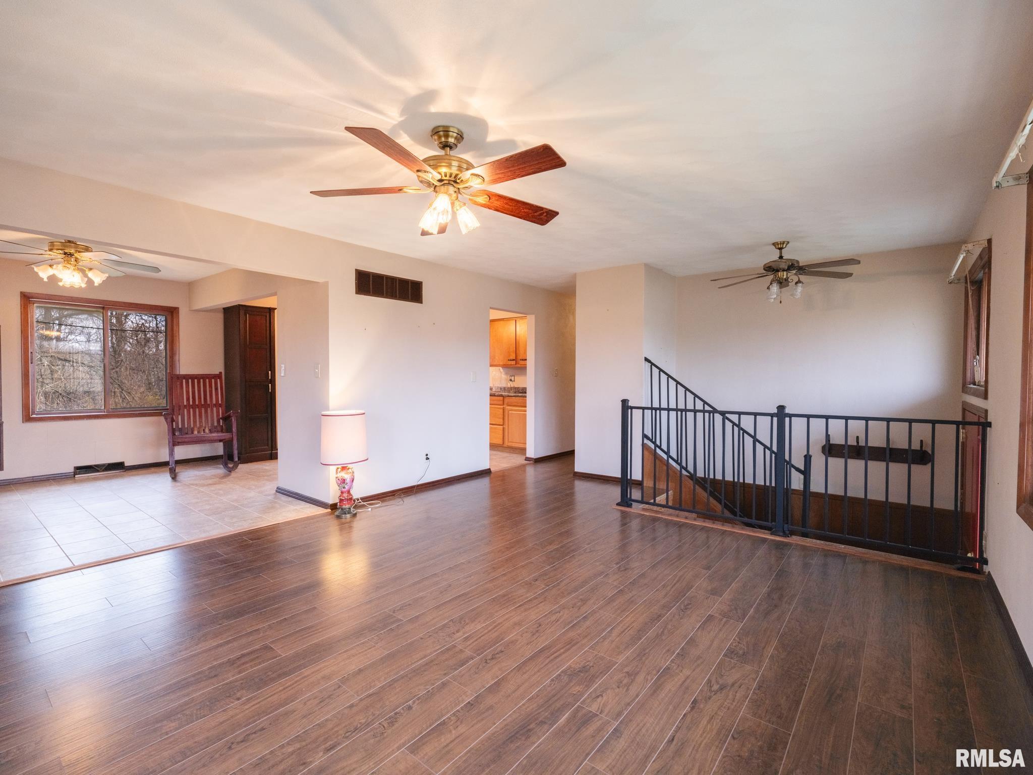 288 Highway 89 Washburn, IL 61570 - Photo 5 of 44