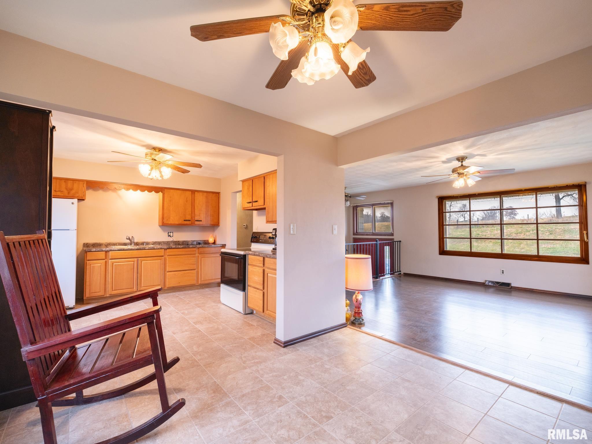 288 Highway 89 Washburn, IL 61570 - Photo 9 of 44