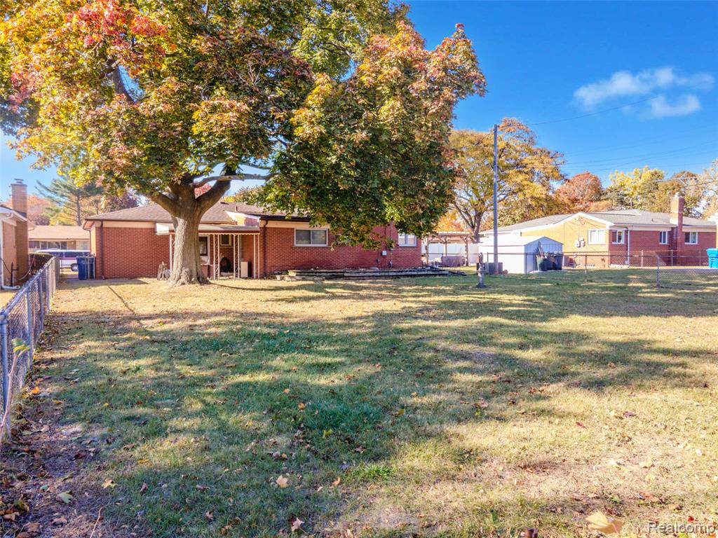 28644 Grobbel Warren, MI 48092 - Photo 12 of 55
