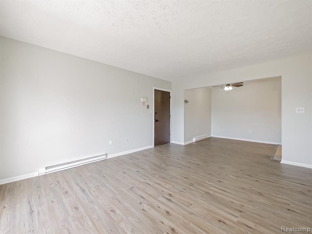 125 East Van Riper Road, Unit 7 Fowlerville, MI 48836 - Photo 5 of 26