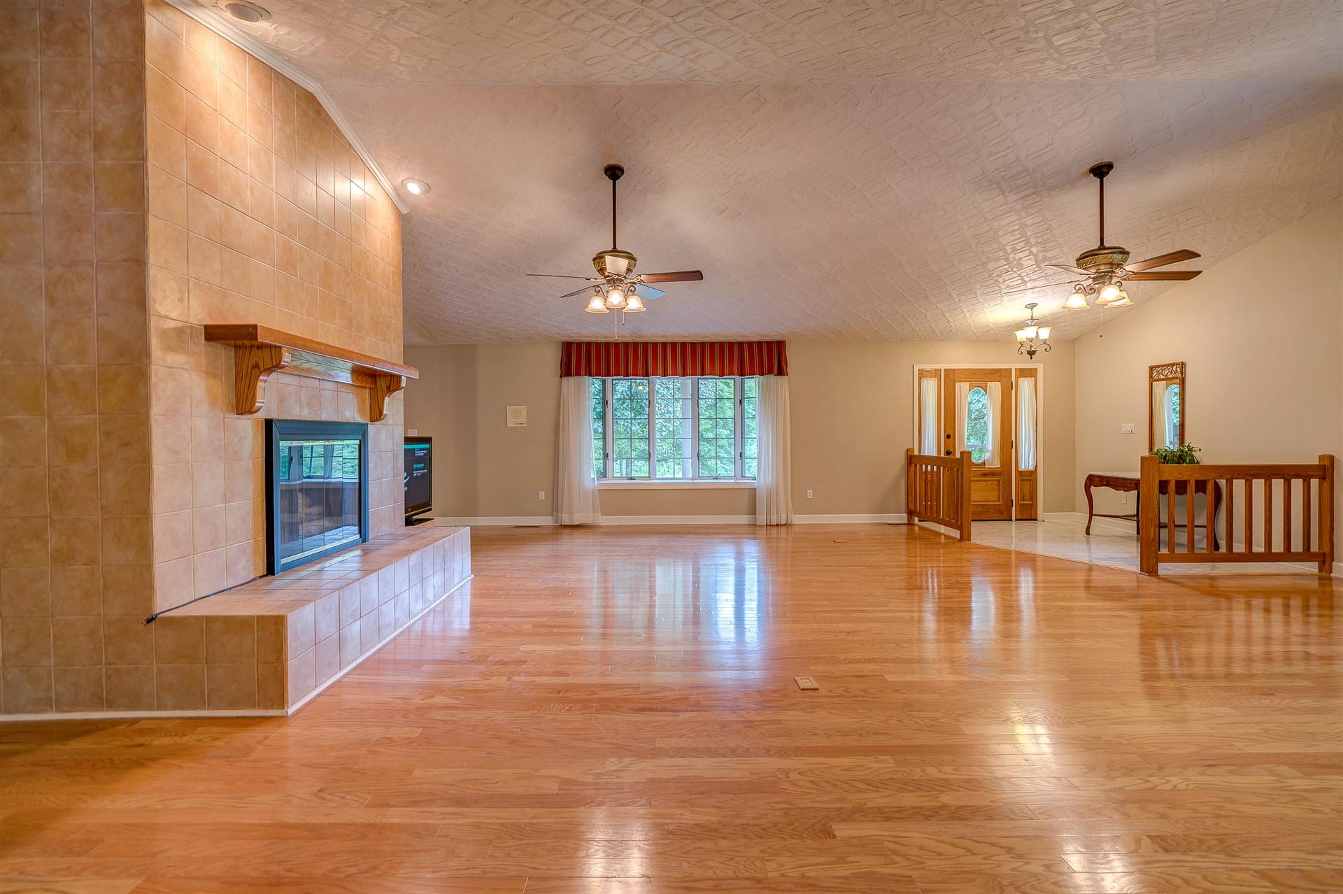 4287 Bonsack Road Northeast Roanoke, VA 24012 - Photo 10 of 38 10-DSC00026-3_27-3_28-3_29-3_30-3