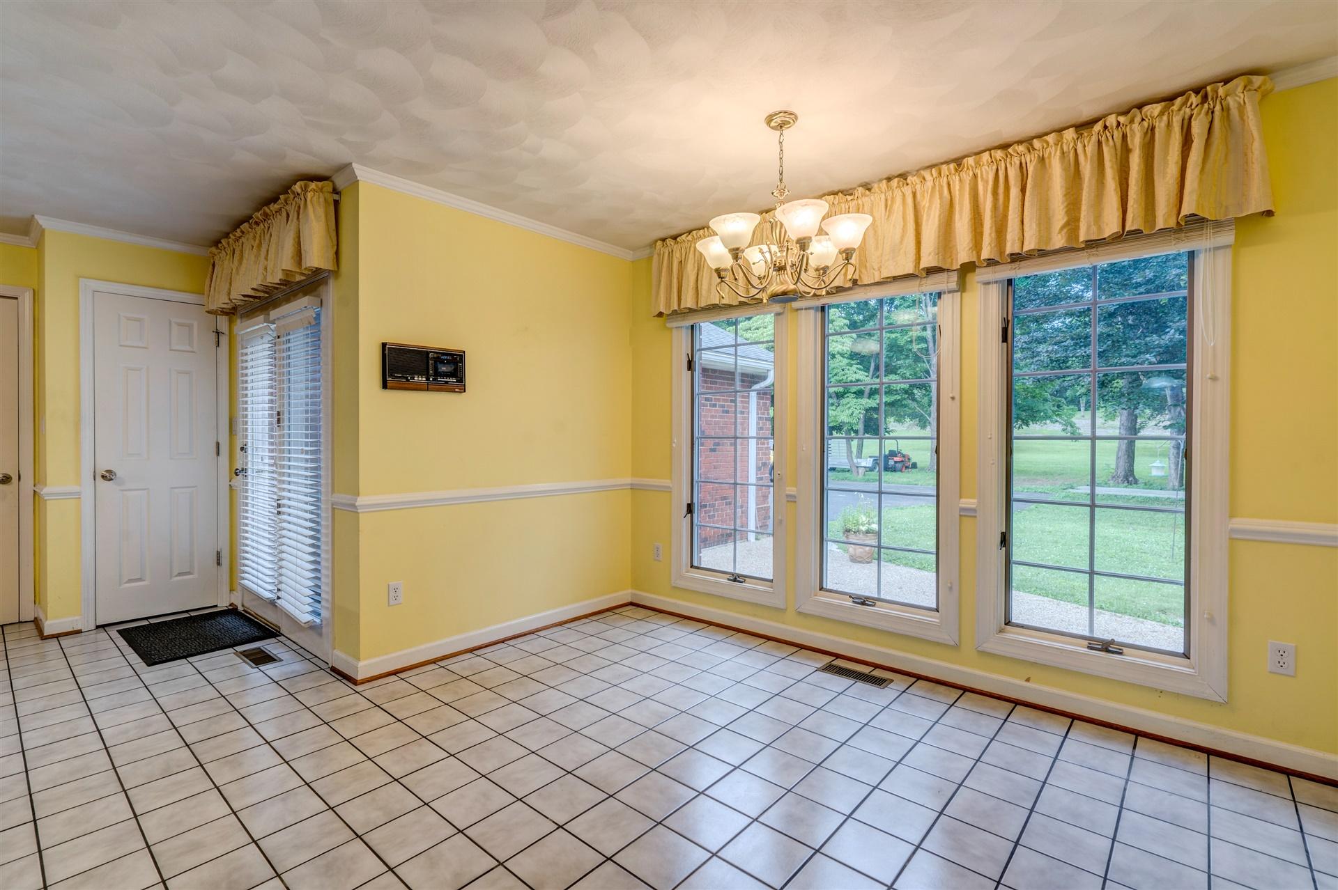 4287 Bonsack Road Northeast Roanoke, VA 24012 - Photo 12 of 38 12-DSC00036-3_37-3_38-3_39-3_40-3