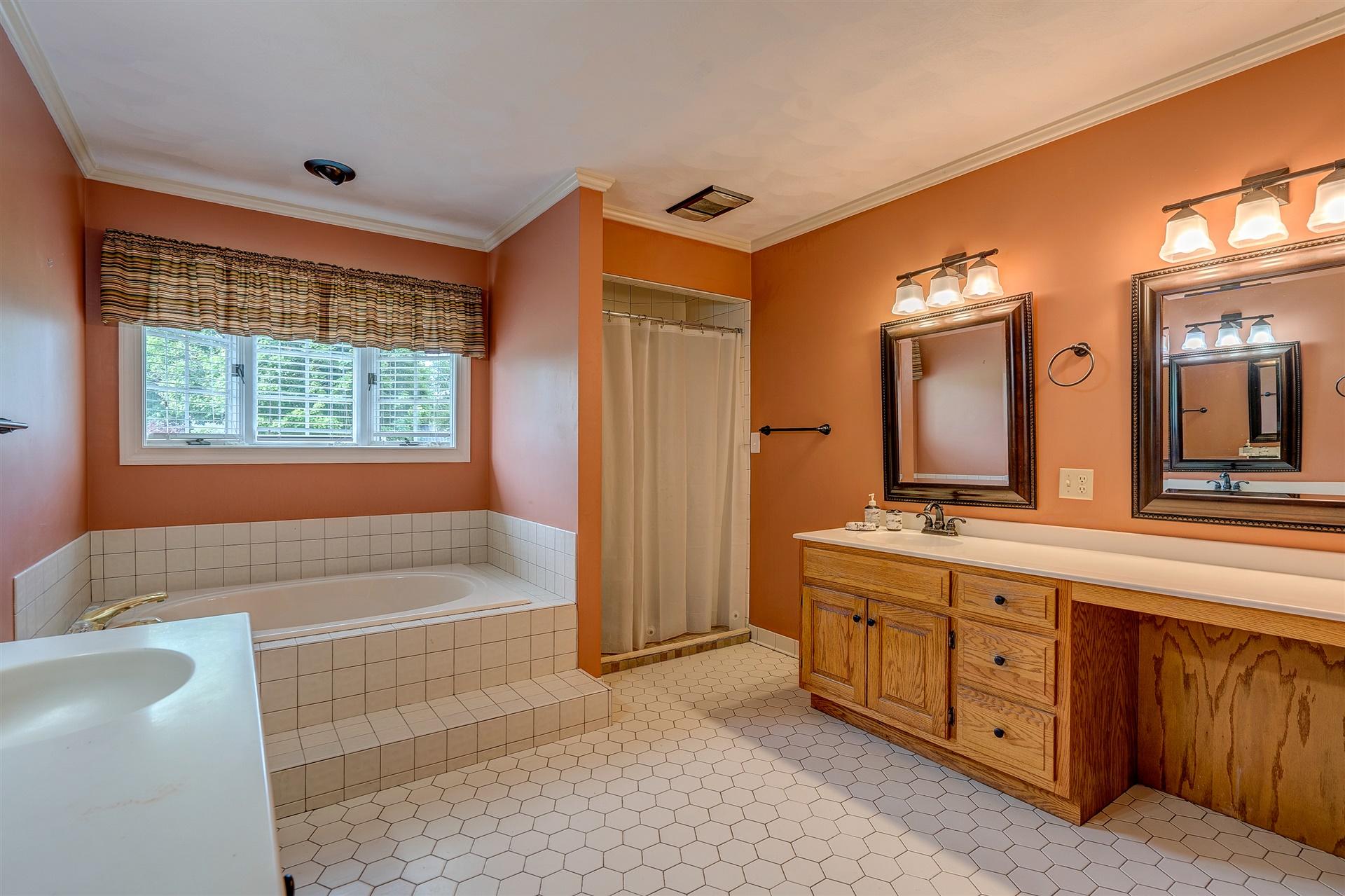 4287 Bonsack Road Northeast Roanoke, VA 24012 - Photo 31 of 38 31-DSC00156-3_57-3_58-3_59-3_60-3