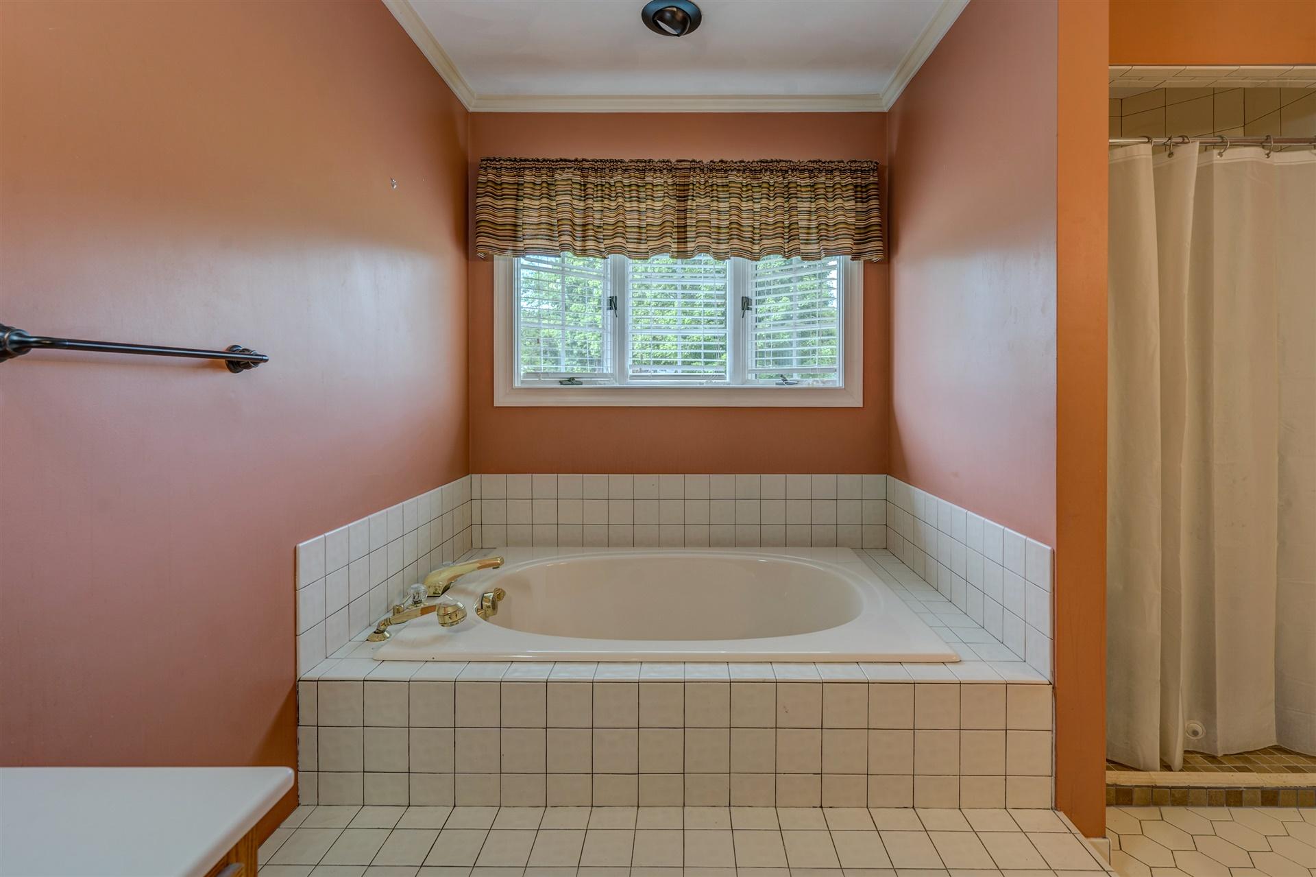 4287 Bonsack Road Northeast Roanoke, VA 24012 - Photo 33 of 38 33-DSC00166-3_67-3_68-3_69-3_70-3