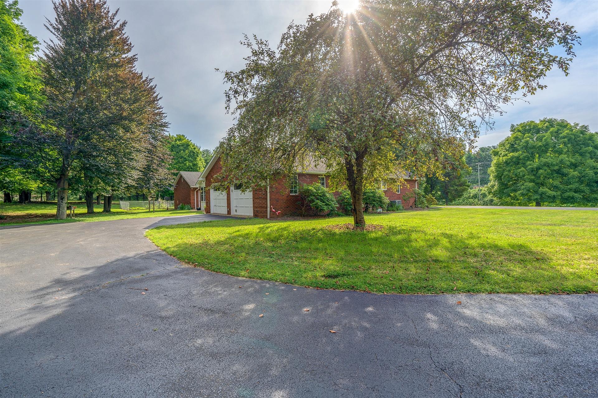4287 Bonsack Road Northeast Roanoke, VA 24012 - Photo 34 of 38 34-DSC00196-3_197-3_198-3_199-3_200