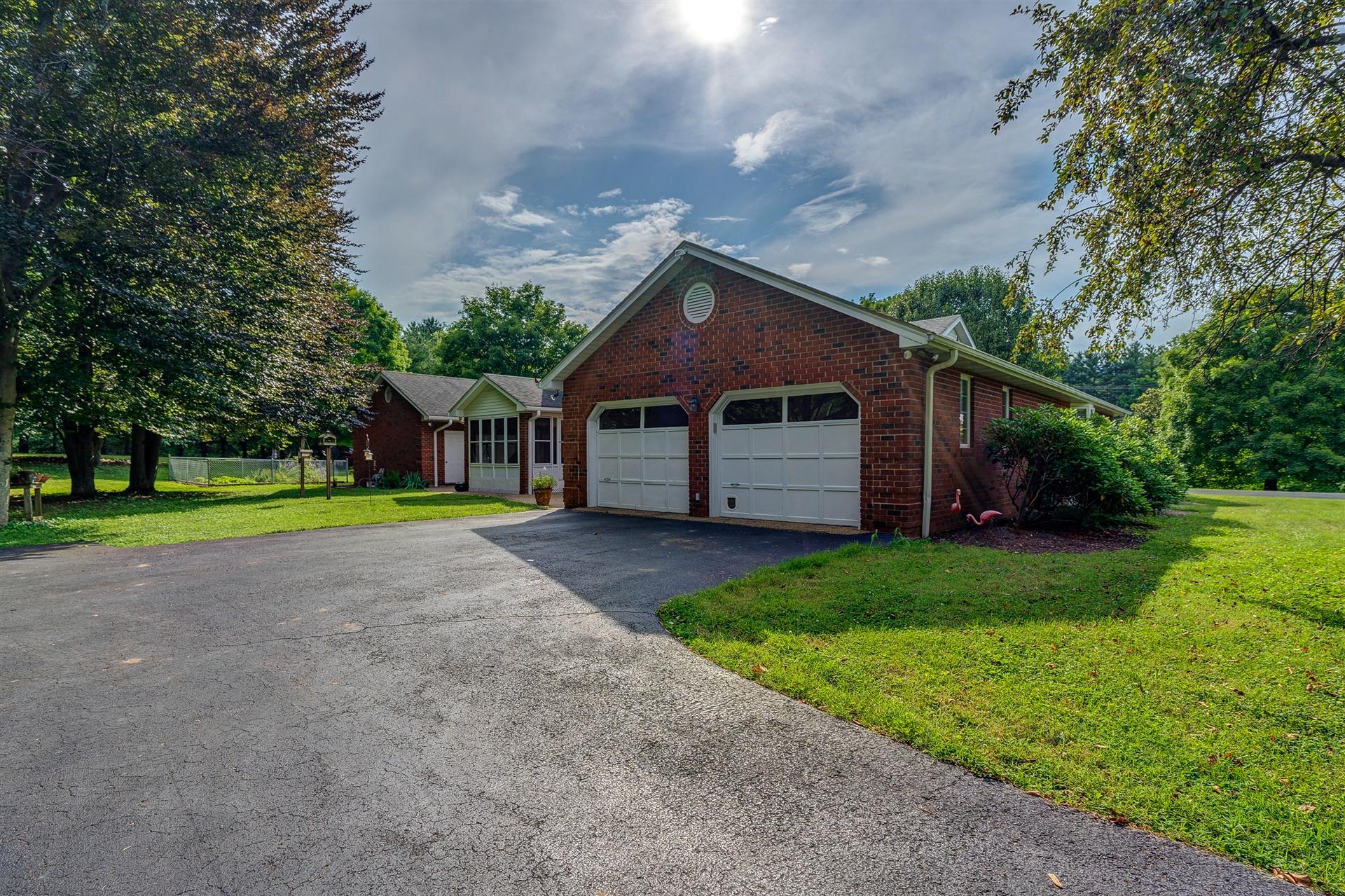 4287 Bonsack Road Northeast Roanoke, VA 24012 - Photo 35 of 38 35-DSC00201-3_2-3_3-3_4-3_5-3