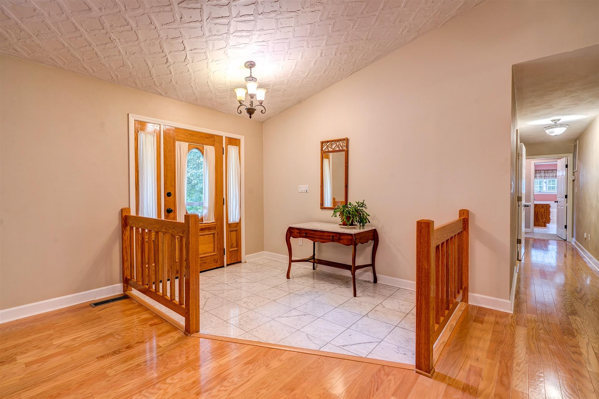 4287 Bonsack Road Northeast Roanoke, VA 24012 - Photo 5 of 38 05-DSC00016-3_17-3_18-3_19-3_20-3
