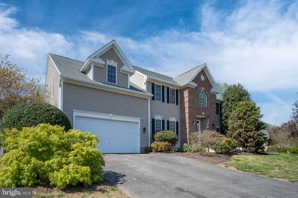 front view of house with a yard