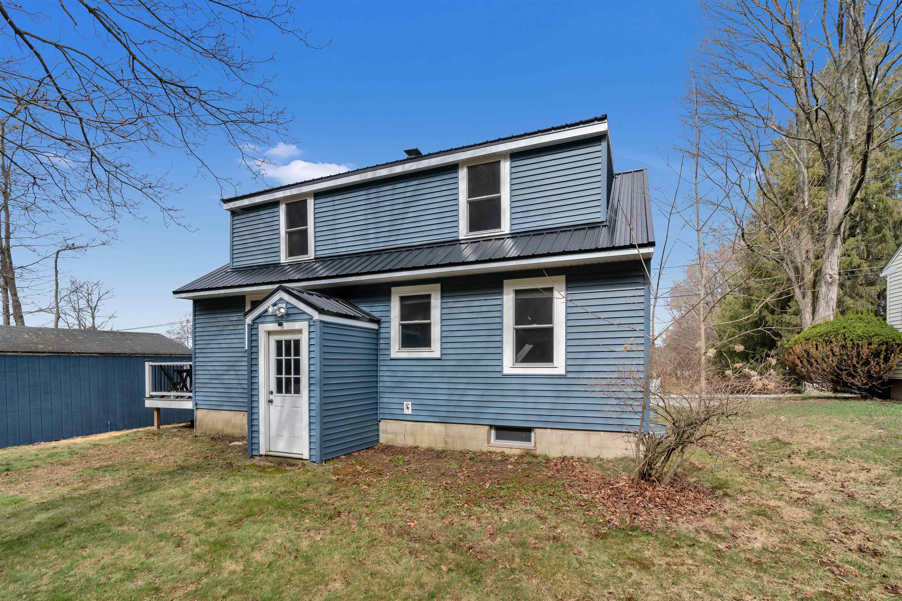 57 Franklin Street Rochester, NH 03867 - Photo 5 of 37