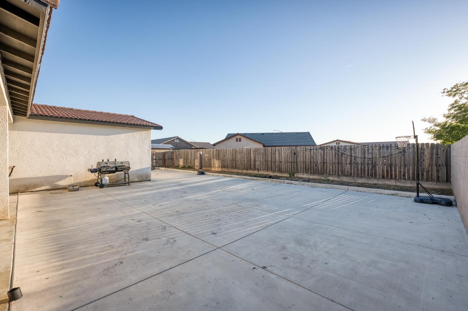 1208 Monterey Street Madera, CA 93637 - Photo 34 of 38 a view of a outdoor space