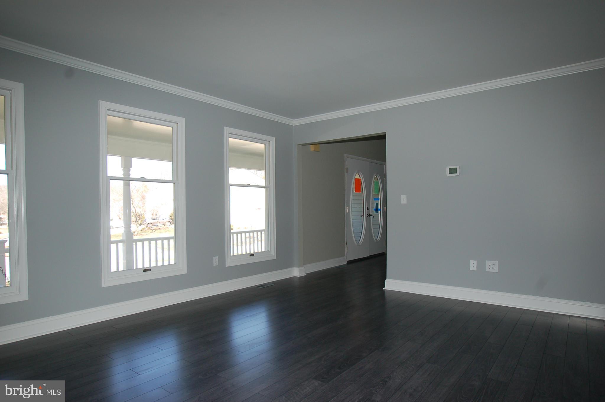 422 Riding Ridge Road Annapolis, MD 21403 - Photo 3 of 26 Living Room