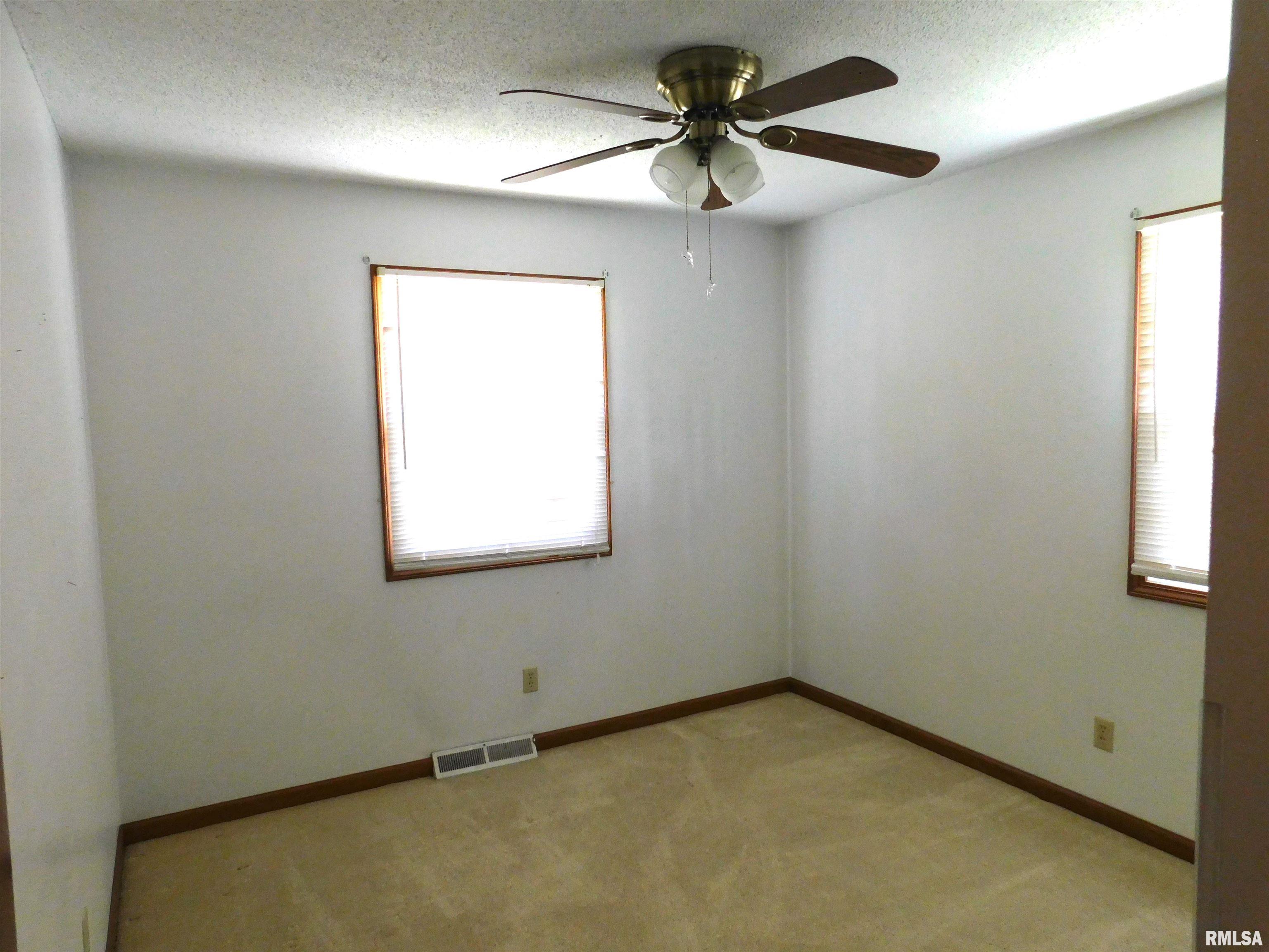 35 Galahad Drive Rochester, IL 62563 - Photo 12 of 22