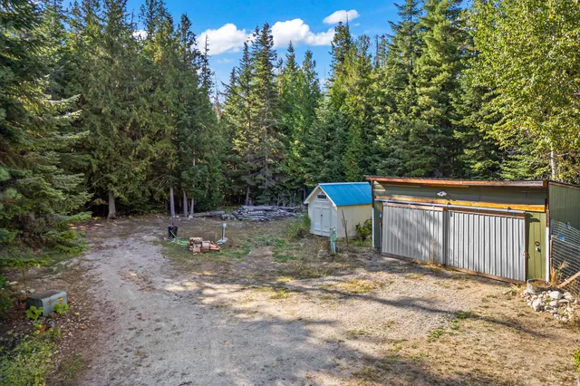$339,500 | 461 Beaver Creek Lane, Metaline Falls, WA 99153