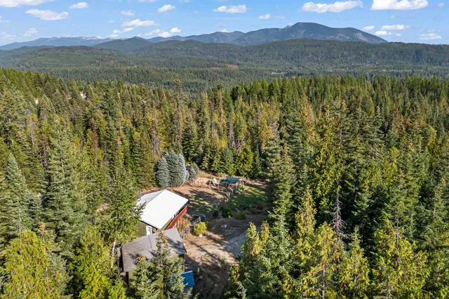 $339,500 | 461 Beaver Creek Lane, Metaline Falls, WA 99153