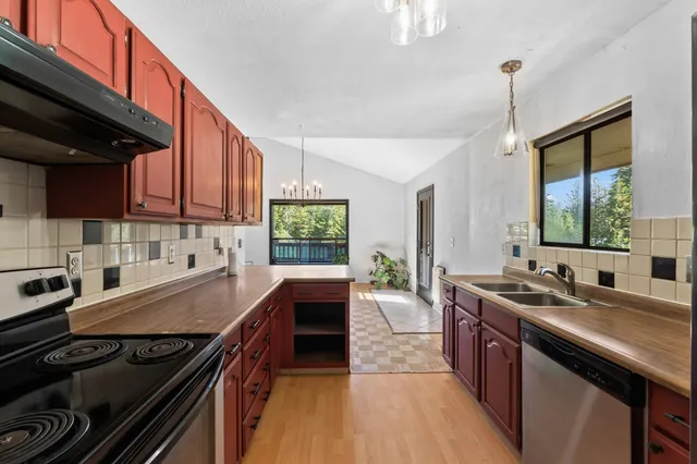 $339,500 | 461 Beaver Creek Lane, Metaline Falls, WA 99153