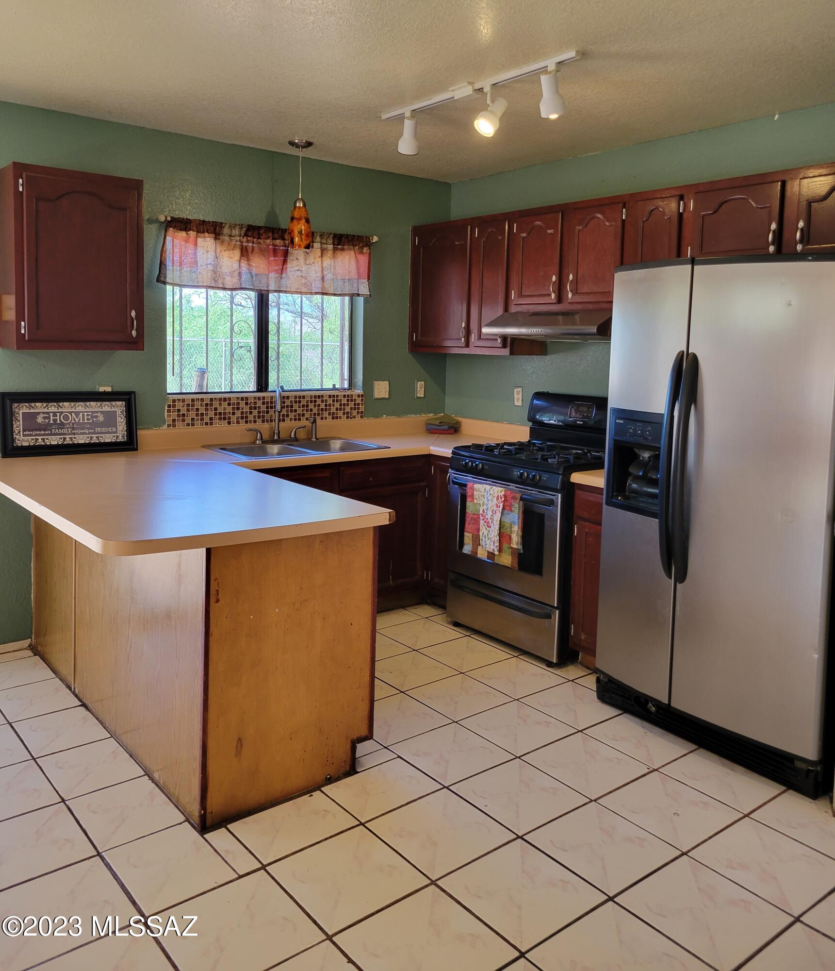 53 Karam Court Rio Rico, AZ 85648 - Photo 7 of 18
