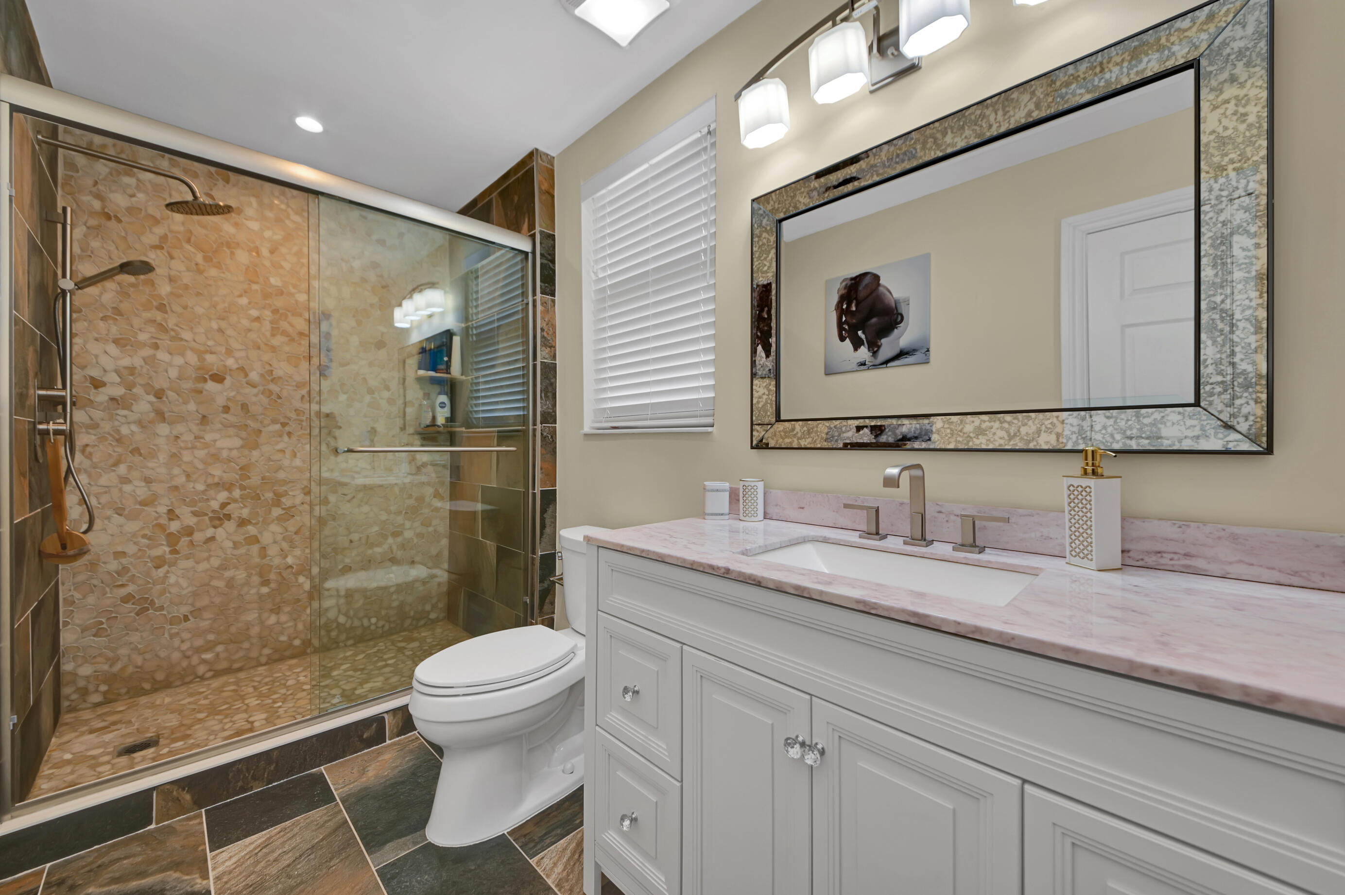 20023 Boca W Drive, Unit 3064 Boca Raton, FL 33434 - Photo 12 of 15 Second Bathroom