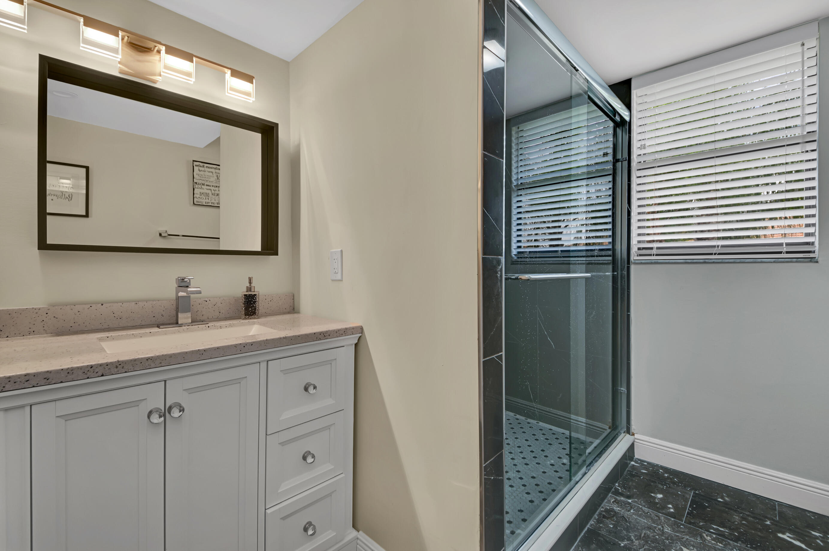 20023 Boca W Drive, Unit 3064 Boca Raton, FL 33434 - Photo 10 of 15 Master Bathroom
