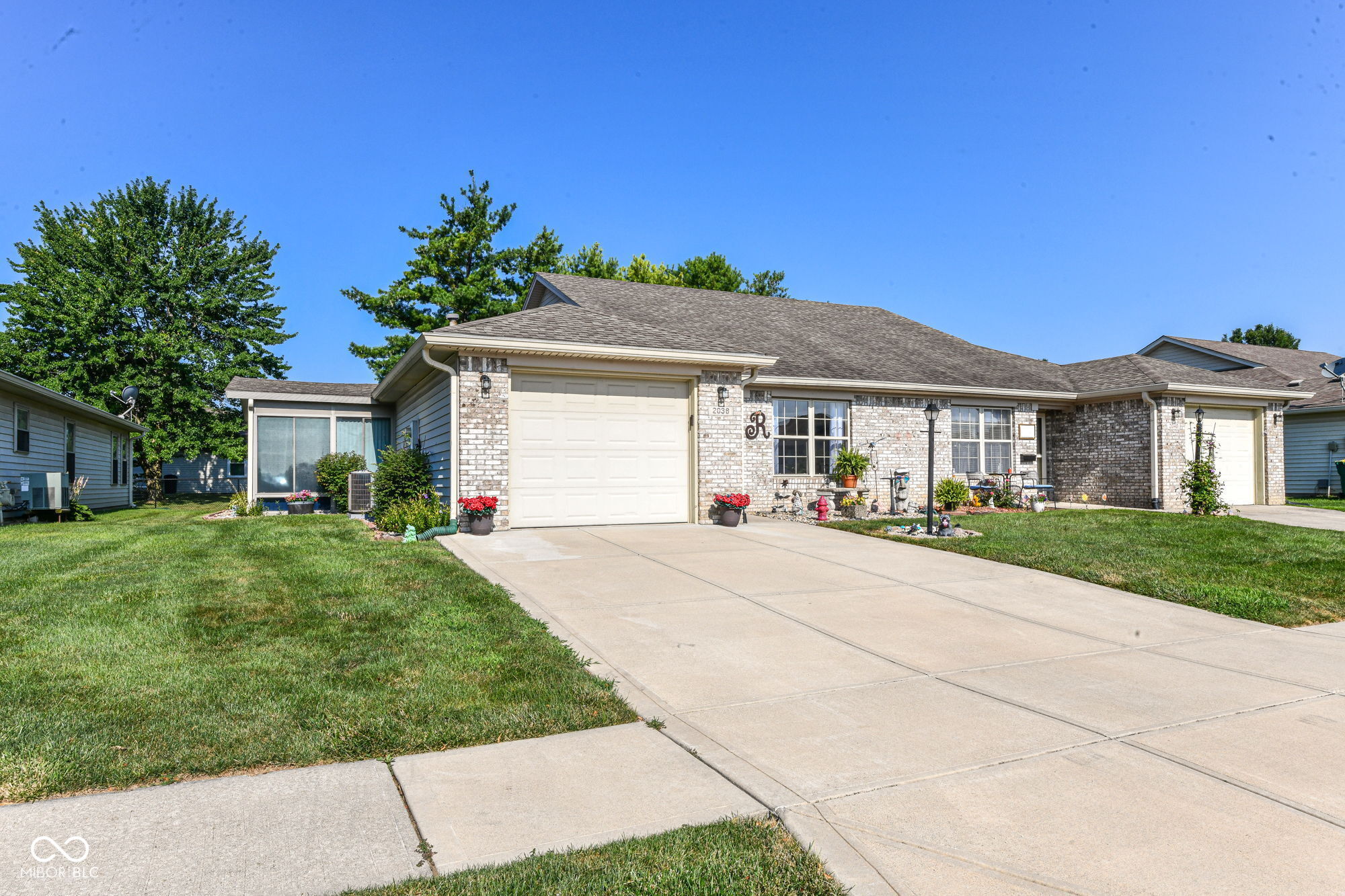 2038 Flamingo Way Franklin, IN 46131 - Photo 2 of 29