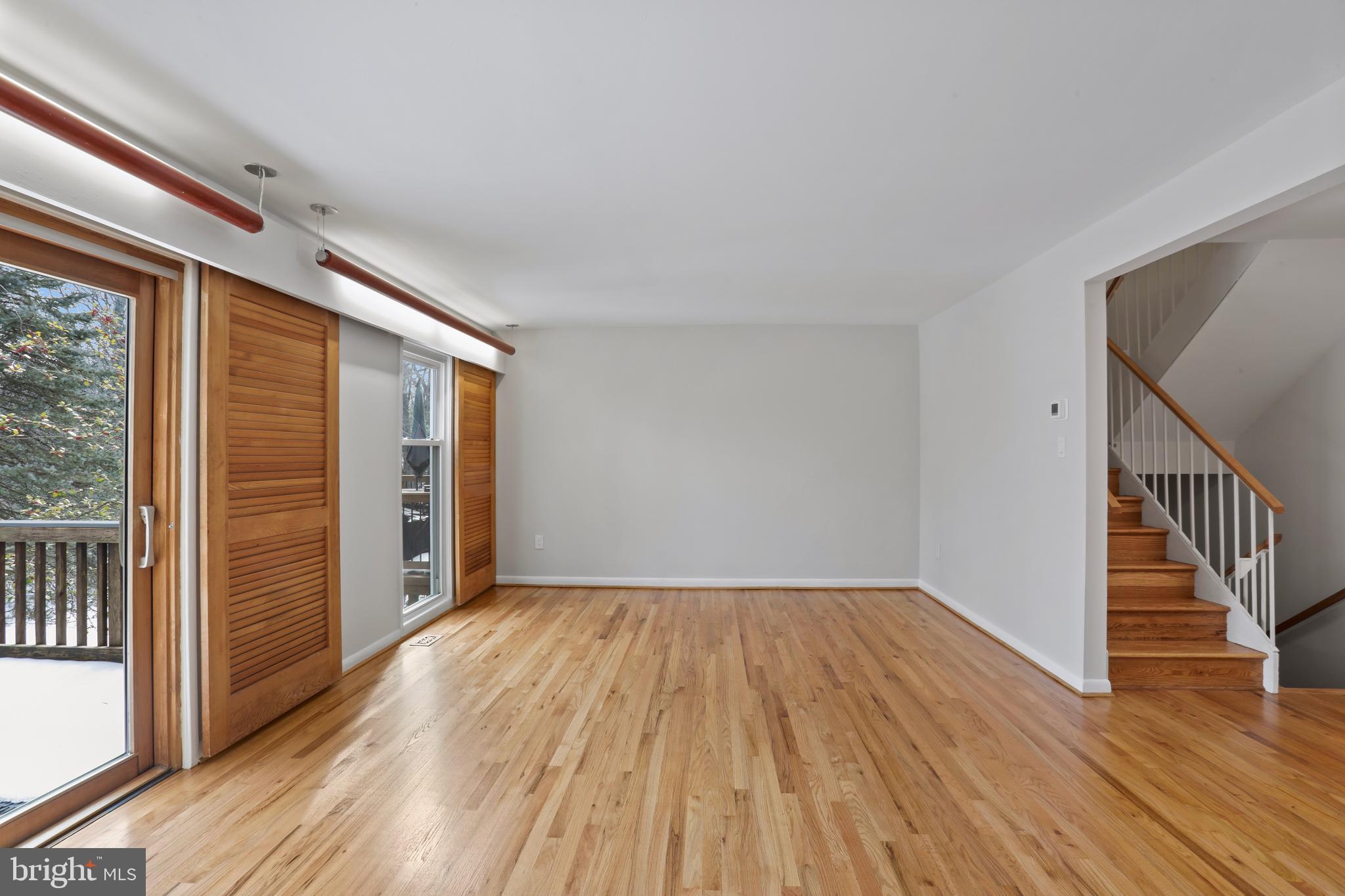 1644 Wainwright Drive Reston, VA 20190 - Photo 11 of 34 Living Room