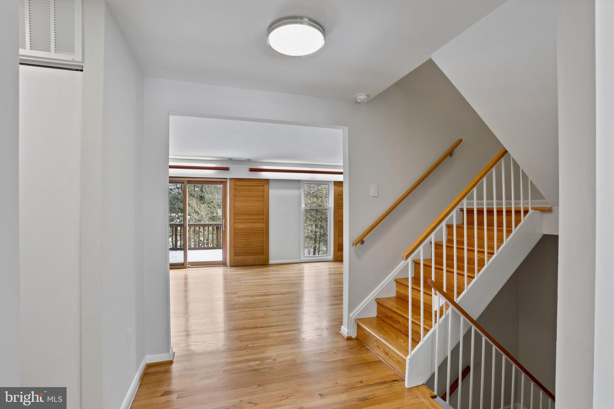 1644 Wainwright Drive Reston, VA 20190 - Photo 15 of 34 Hallway on Main Level