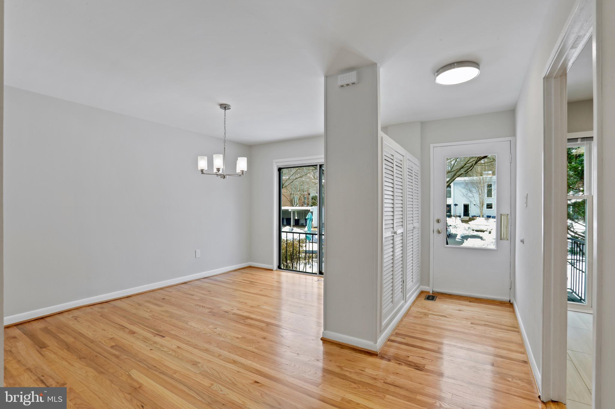 1644 Wainwright Drive Reston, VA 20190 - Photo 2 of 34 Entryway and Dining Room