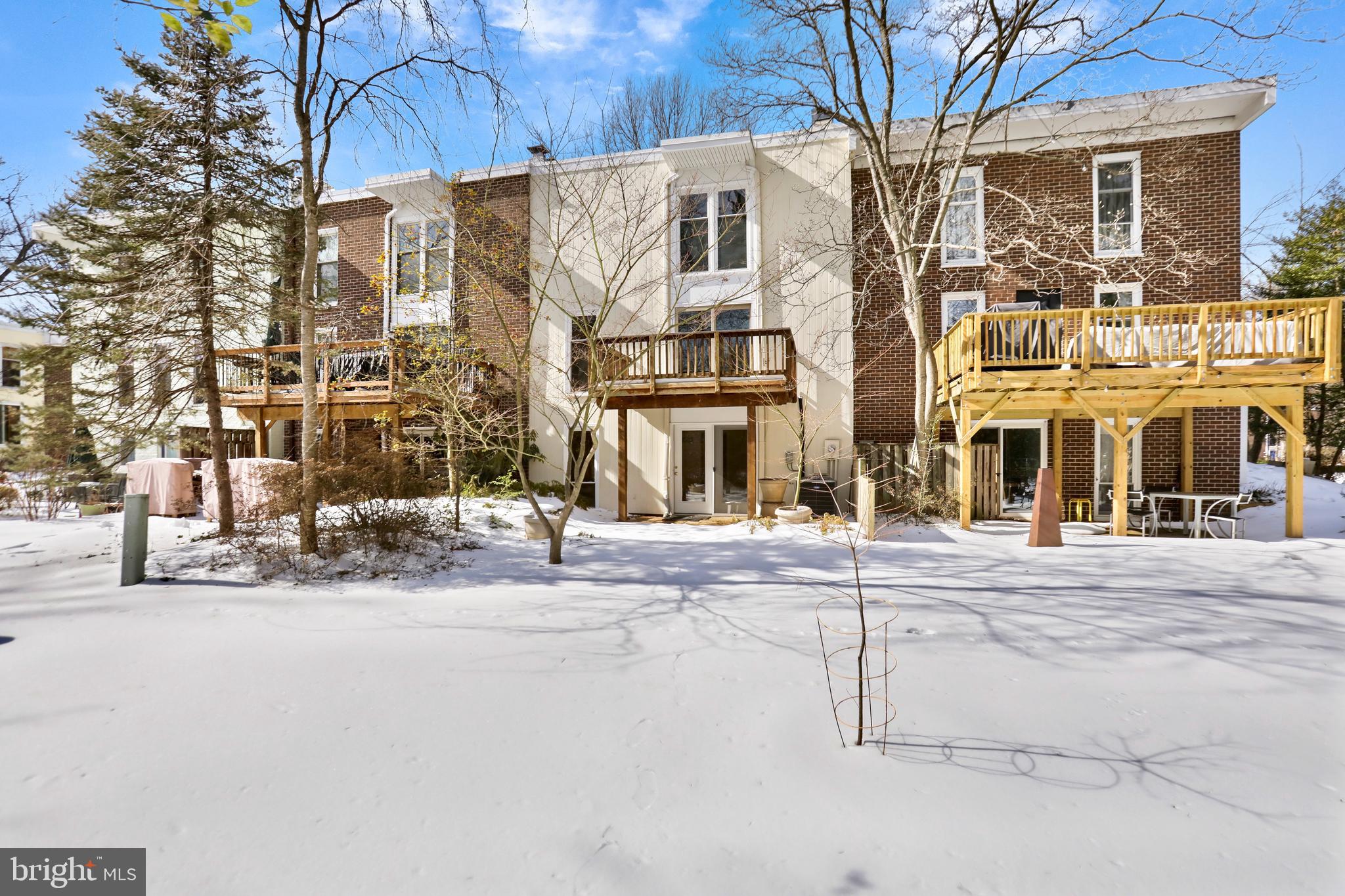 1644 Wainwright Drive Reston, VA 20190 - Photo 32 of 34 Rear of Home