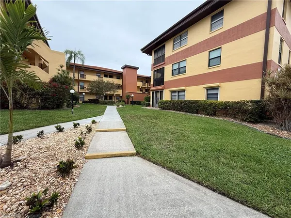 $1,600 | 6136 Whiskey Creek Drive, Unit 521, Fort Myers, FL 33919