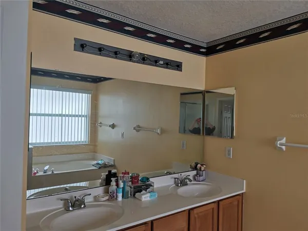 $725,000 | 270 Augustine Court, Oviedo, FL 32765