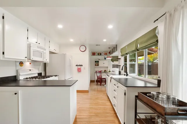 $630,000 | 654 Corte Seville, Vacaville, CA 95688