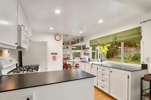 $630,000 | 654 Corte Seville, Vacaville, CA 95688