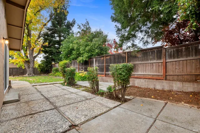 $630,000 | 654 Corte Seville, Vacaville, CA 95688