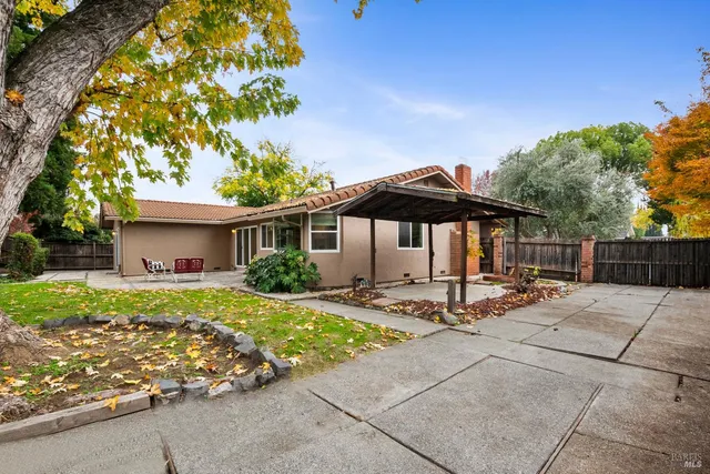 $630,000 | 654 Corte Seville, Vacaville, CA 95688