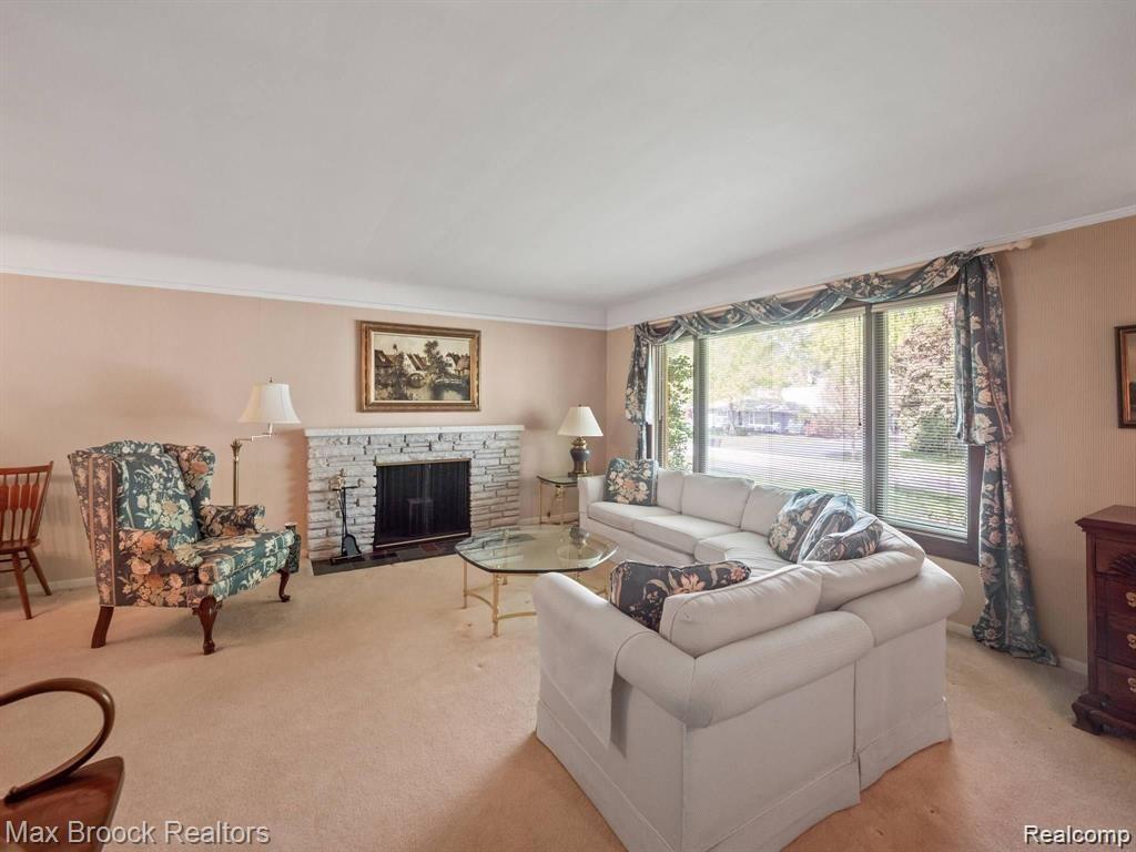 28153 Quail Hollow Road Farmington, MI 48331 - Photo 7 of 25 Gallery Image 7