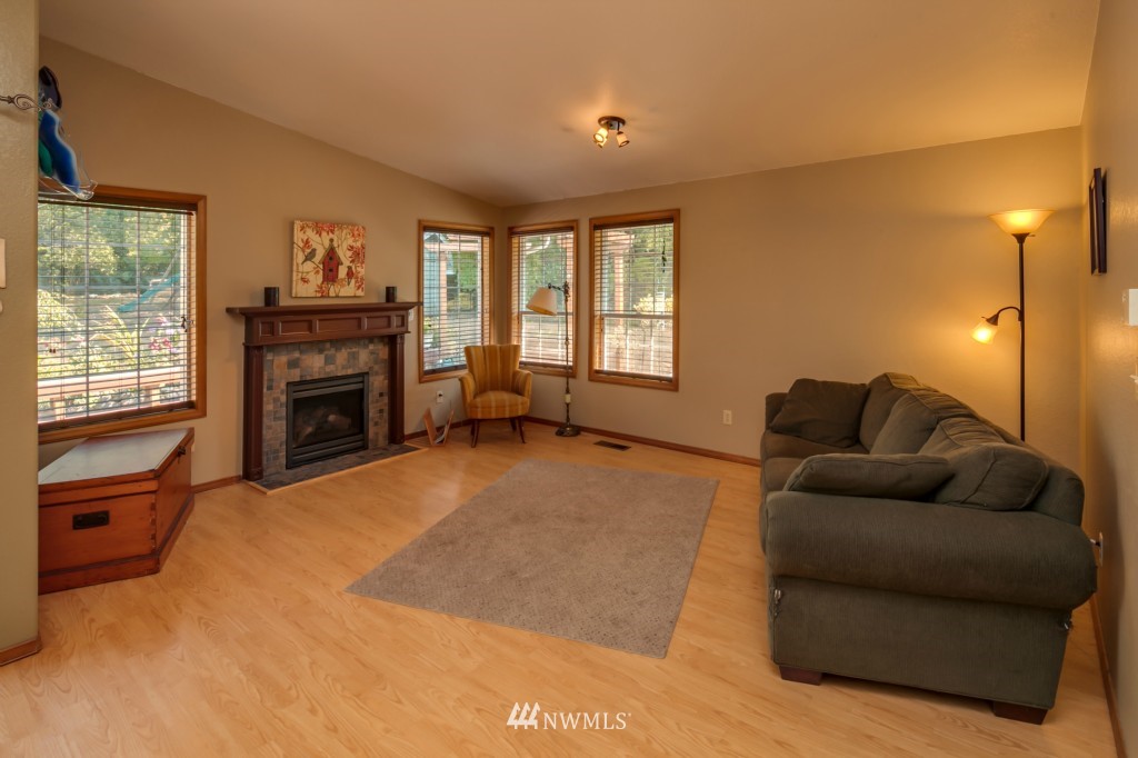 1391 McLeod Road Bellingham, WA 98226 - Photo 3 of 22 Gallery Image 3