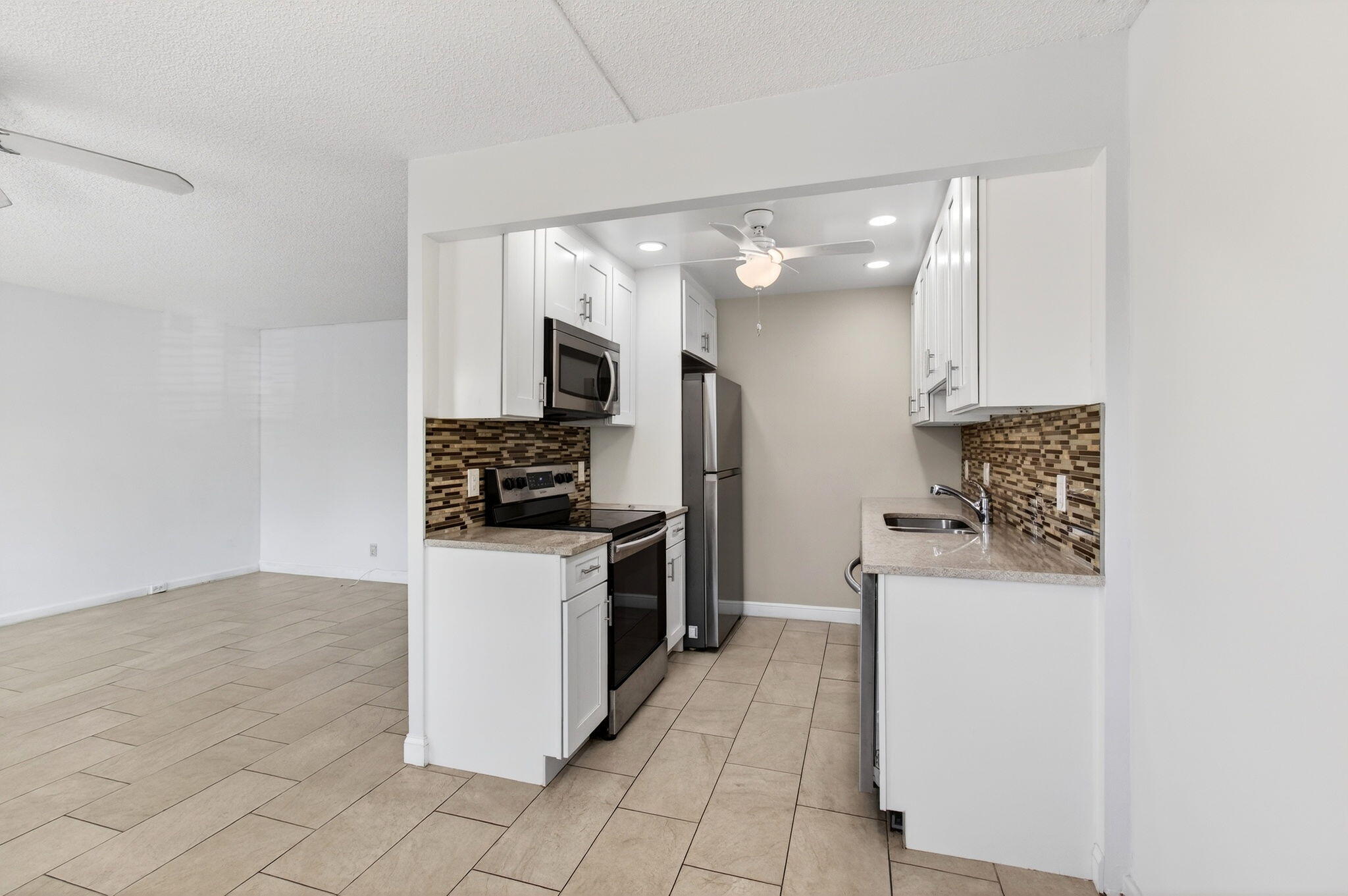 1017 Cornwall East Boca Raton, FL 33434 - Photo 17 of 97 19-web-or-mls-DSC_1478