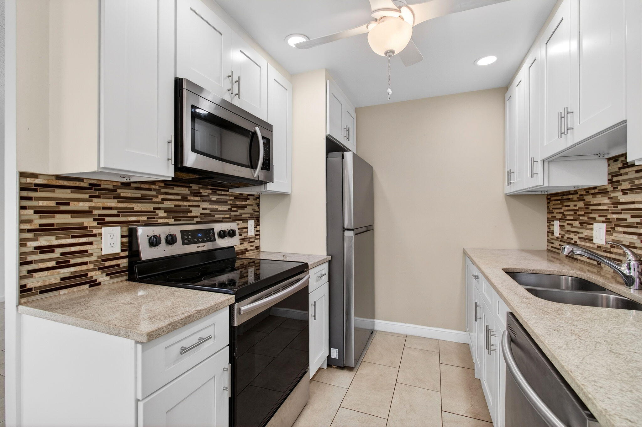 1017 Cornwall East Boca Raton, FL 33434 - Photo 2 of 97 21-web-or-mls-DSC_1488
