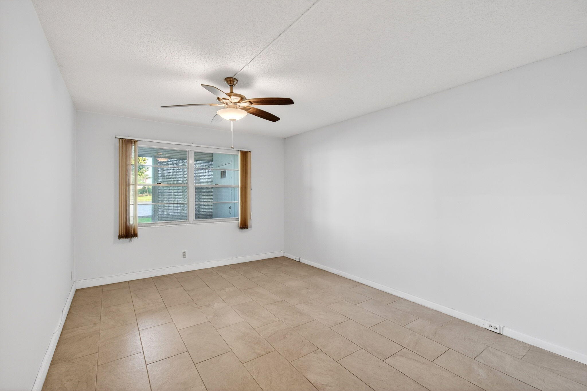 1017 Cornwall East Boca Raton, FL 33434 - Photo 27 of 97 29-web-or-mls-DSC_1563